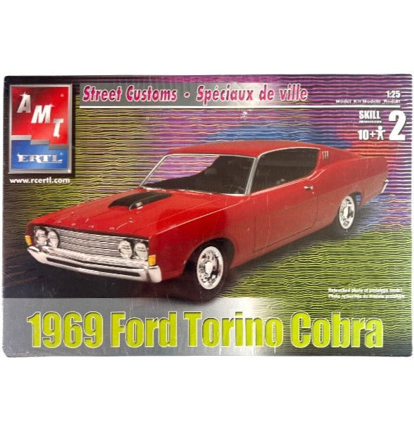 AMT / ERTL: Street Customs - 1969 Ford Torino Cobra #31745 - 1:25 Scale Model