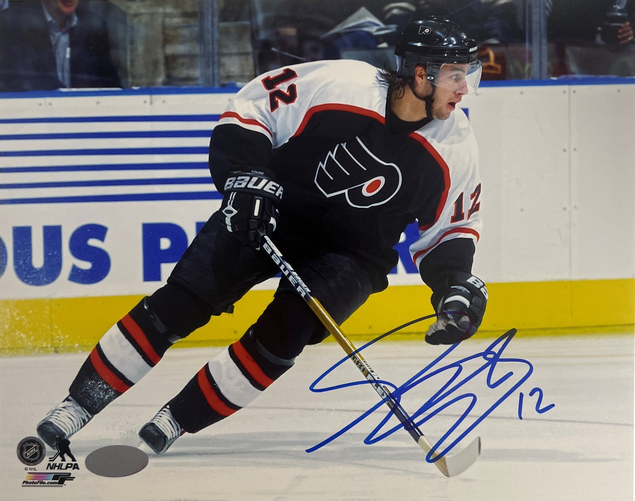 Simon Gagne ~ Philadelphia Flyers Autographed 8x10 Photo